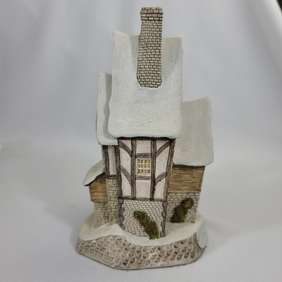 David Winter Cottage - 1991 Fred's Home - Picture 6 of 15